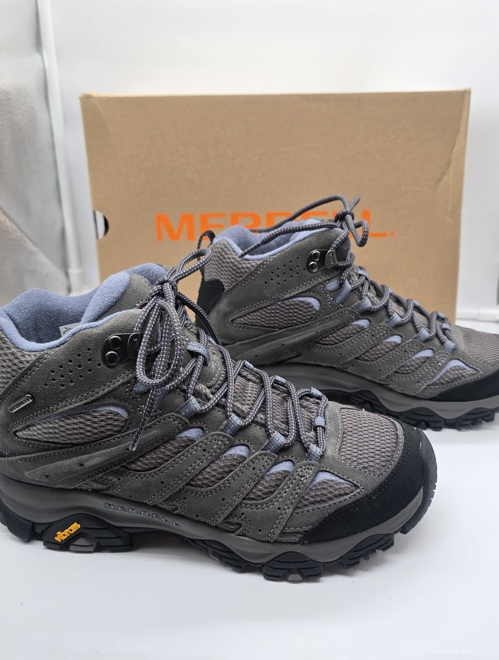 Merrell Women's Size 9 Moab 3 Mid WP Hiking Boots Granite